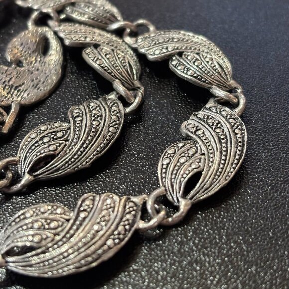 Vintage Faux Marcasite Leaf Patterned Necklace - 17 Inch - Picture 2 of 5